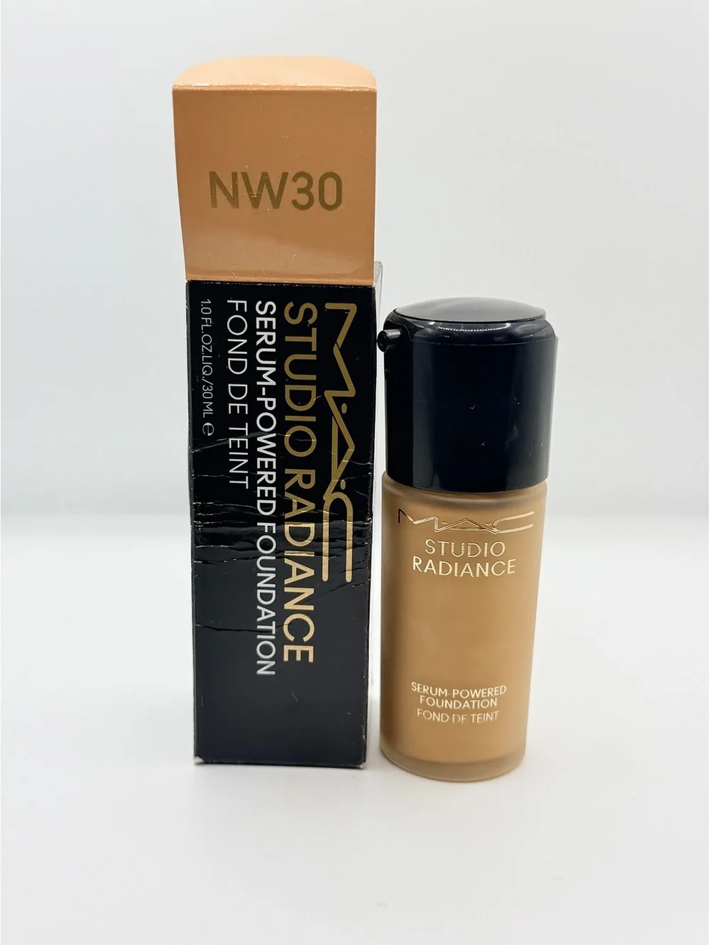 MAC Studio Radiance Foundation NW30